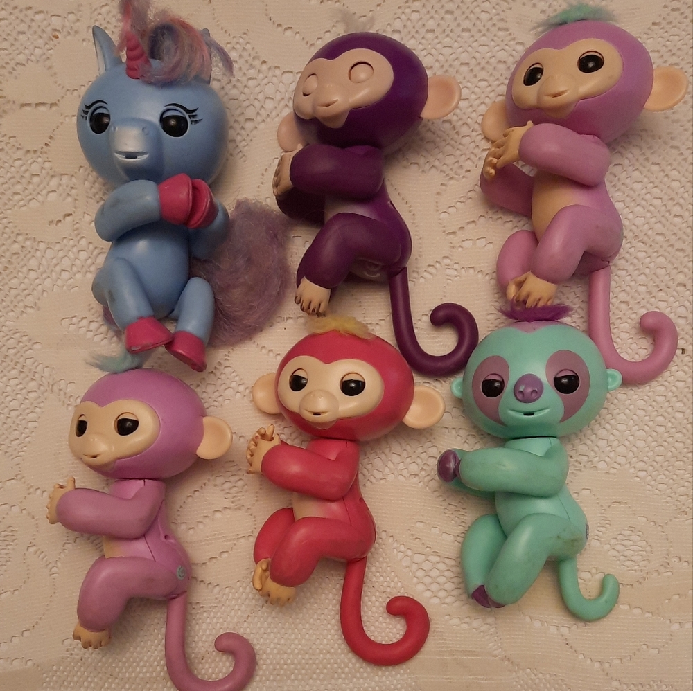 Interactive Fingerling Toy Set